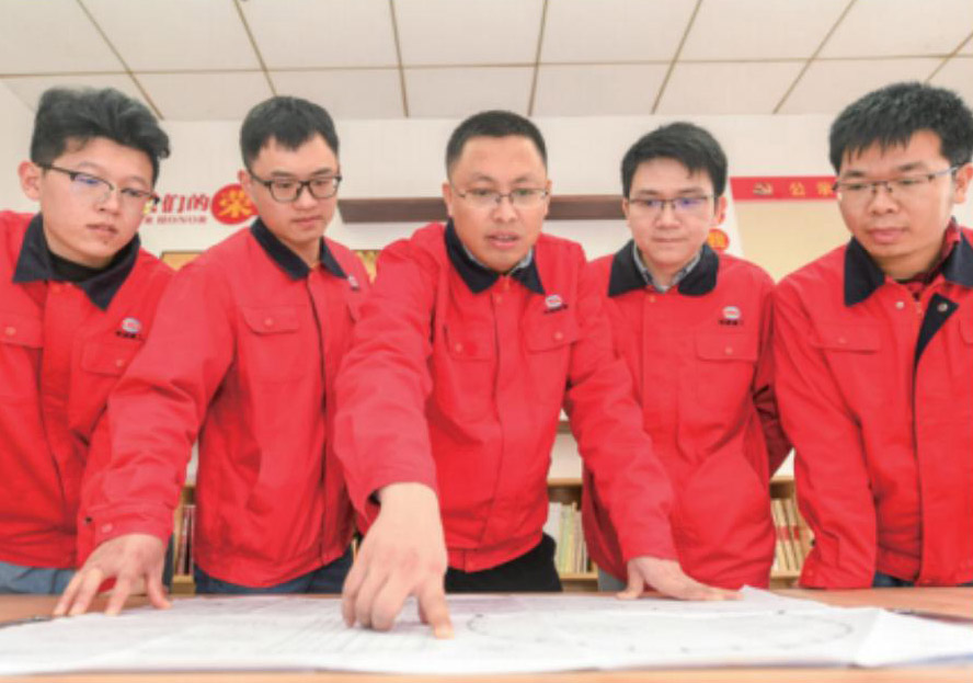 以劳模工匠精神打造敢于攀高争先的创新工作室